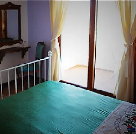 Homestay Parva Port *