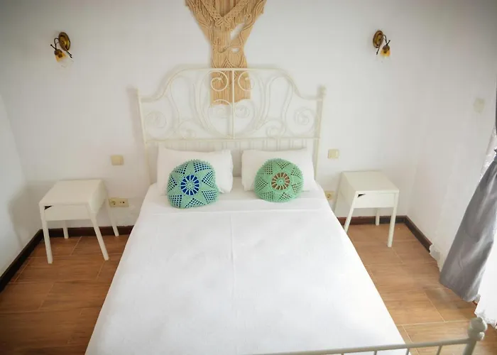 Parva Port 홈스테이 알라카티