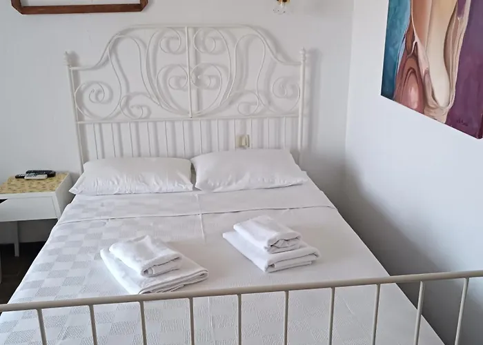 Parva Port 홈스테이 알라카티