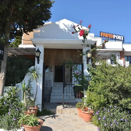 Parva Port Gazde/Camere de închiriat *