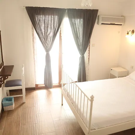 Gazde/Camere de închiriat Parva Port *