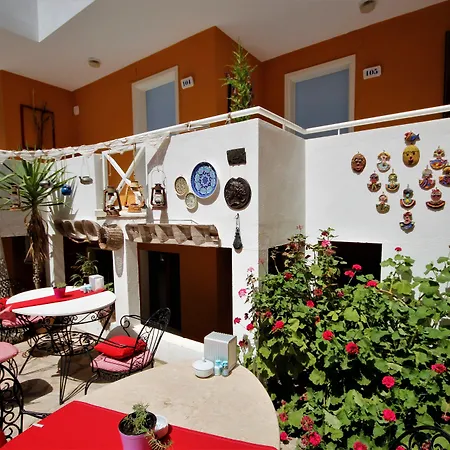 Gazde/Camere de închiriat Parva Port Alacati