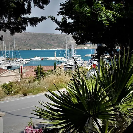 Parva Port *